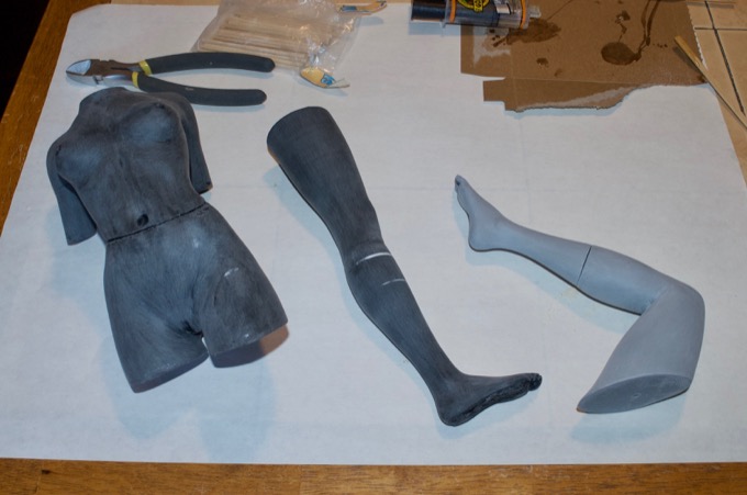 v7figurine_0102