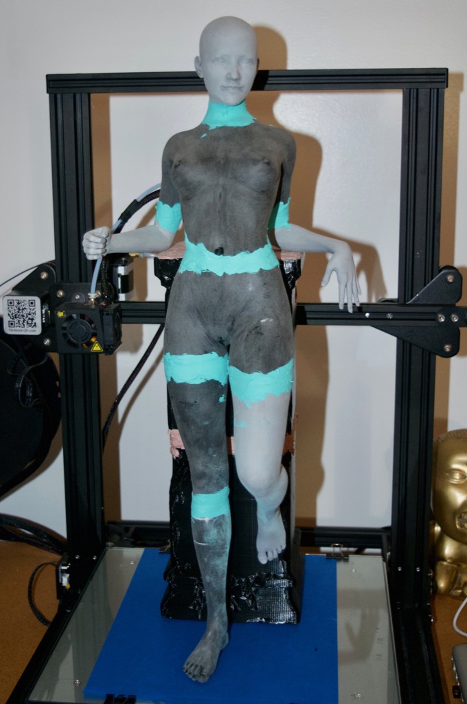 v7figurine_0110