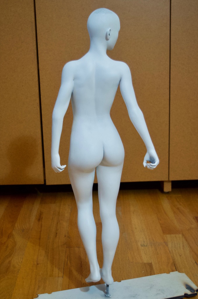 v8_figurine_00100