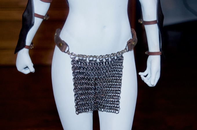 v8_figurine_00224