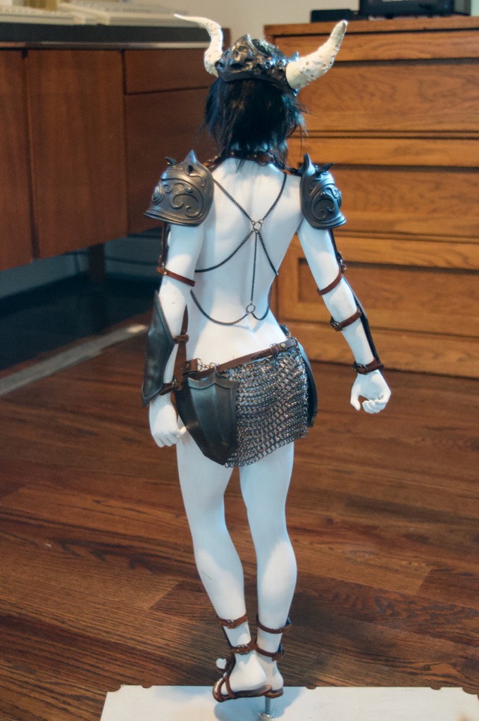 v8_figurine_00259