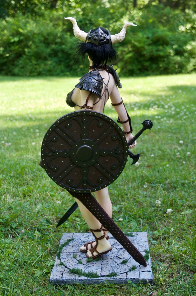 v8_figurine_00373